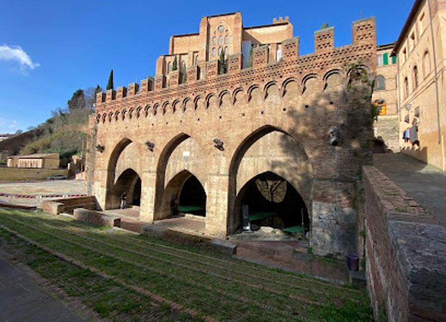 Explore the historical landmark of Fontebranda in Siena, Italy—an iconic symbol of the city’s rich medieval heritage and architectural beauty.