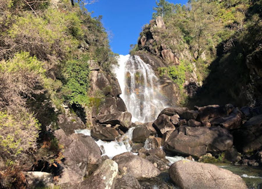 Experience the natural splendor and adventure of Parque Nacional Peneda-Gerês, a top destination for tourists seeking stunning landscapes and outdoor activities.