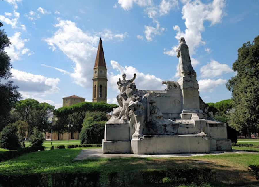 Explore the Monument of Francesco Petrarca in Arezzo, a captivating tribute to the renowned poet, surrounded by rich history and stunning landscapes.