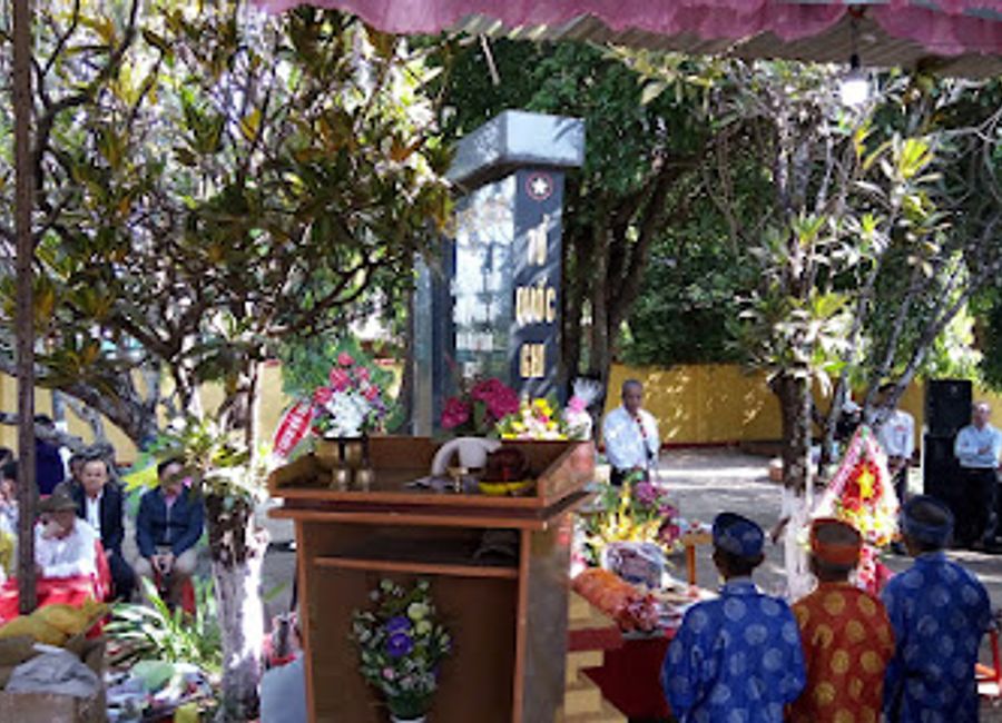 Discover the Mau Than Memorial in Buon Ma Thuot, a historical landmark honoring Vietnam's brave warriors and a serene spot for reflection.