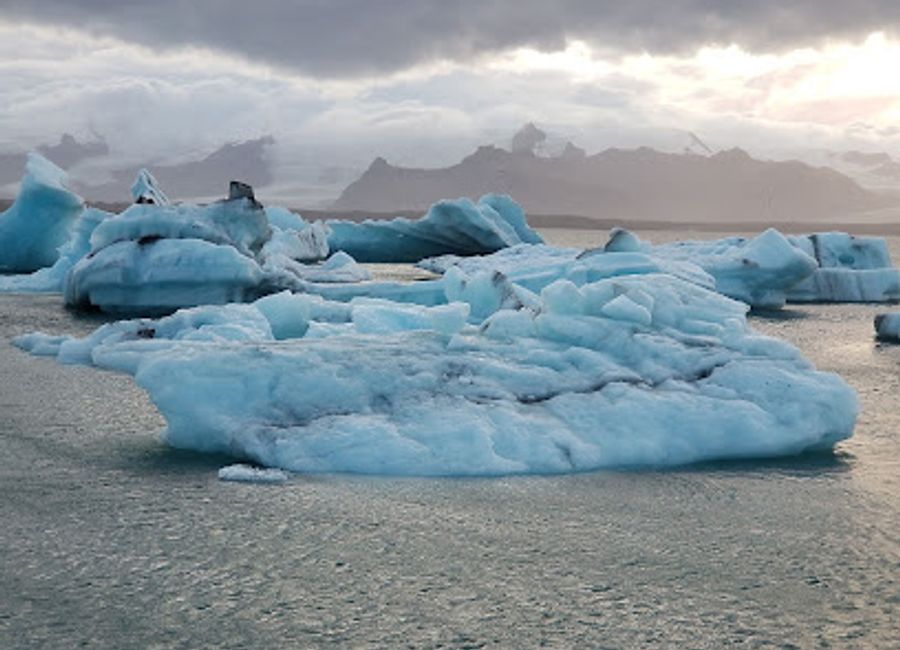 Discover the serene beauty of Hnappavellir, a scenic spot and nature preserve in Iceland offering breathtaking landscapes and tranquility.