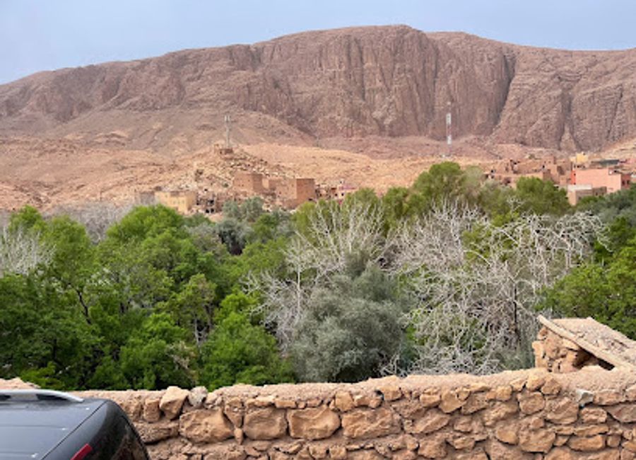 Explore the stunning Todra Gorge Hike in Tinghir, Morocco, where breathtaking cliffs meet lush valleys, perfect for outdoor enthusiasts and nature lovers.