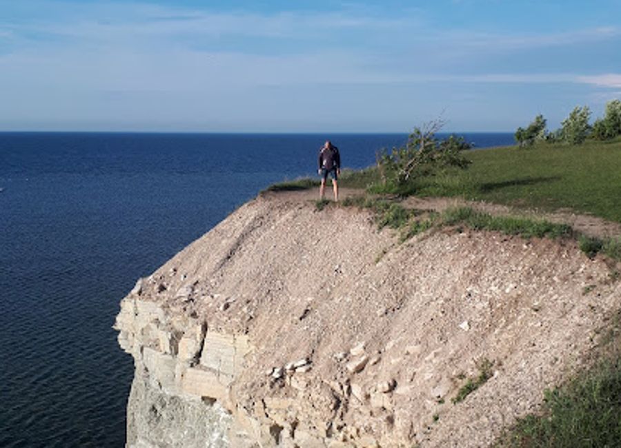 Explore the enchanting Angla Windmill Park in Saare County for a unique blend of history, culture, and stunning natural scenery.
