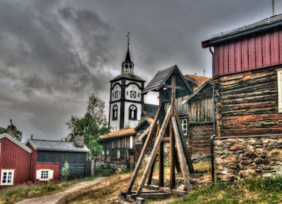 Discover the beauty and history of Røros Kirke, a stunning wooden church in Norway, celebrated for its architecture and serene atmosphere.