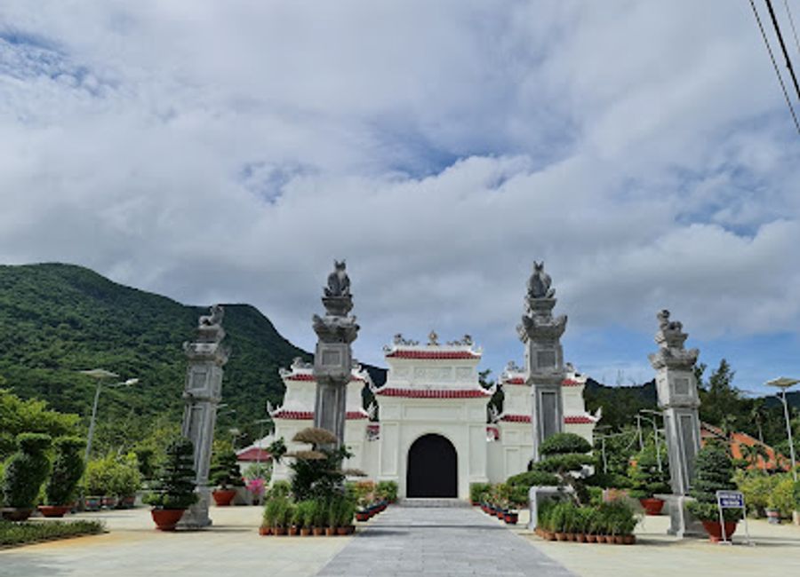 Explore Hang Duong Cemetery in Ba Ria - Vung Tau, a serene memorial honoring Vietnam's brave heroes and rich cultural heritage.