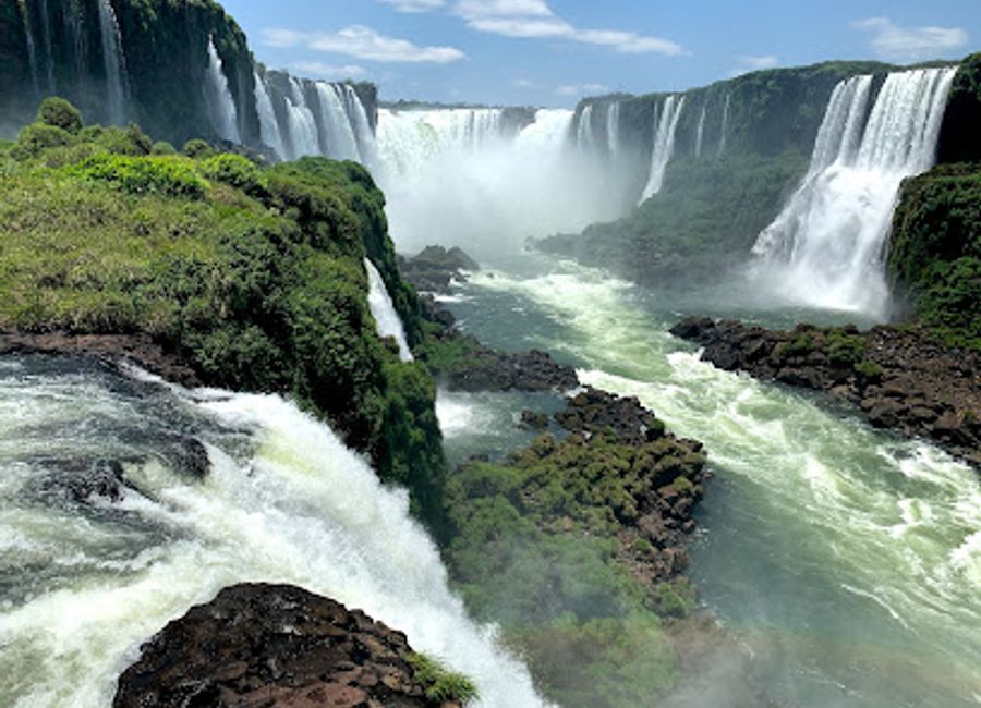 Experience breathtaking panoramic views of the magnificent Iguaçu Falls from this scenic trail in Foz do Iguaçu, Brazil.