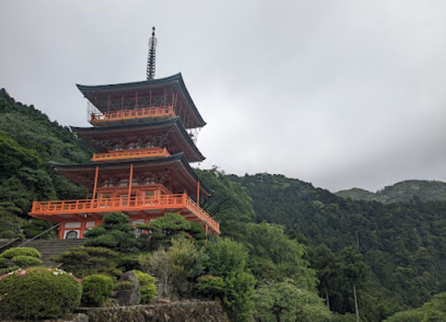 Discover the Kumano Kodo Nakahechi Daimon-saka Pilgrim Route: a UNESCO World Heritage site blending history, spirituality, and breathtaking landscapes.