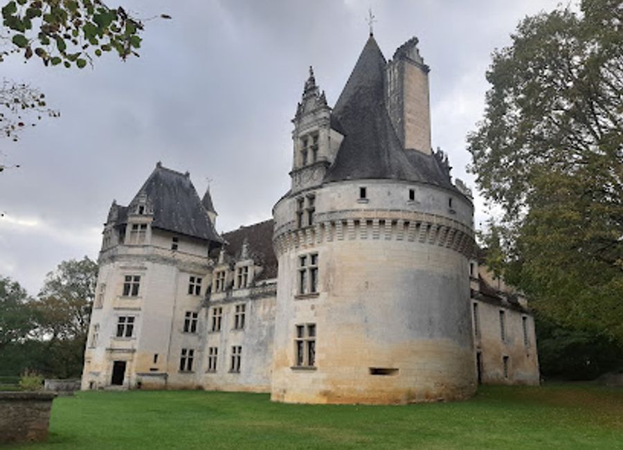 Explore the stunning Château de Puyguilhem, a Renaissance treasure in France, rich in history and architectural beauty, perfect for all tourists.