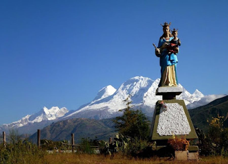 Explore the breathtaking beauty of Callejon de Huaylas, a stunning ravine in the Peruvian Andes, rich in culture and adventure.