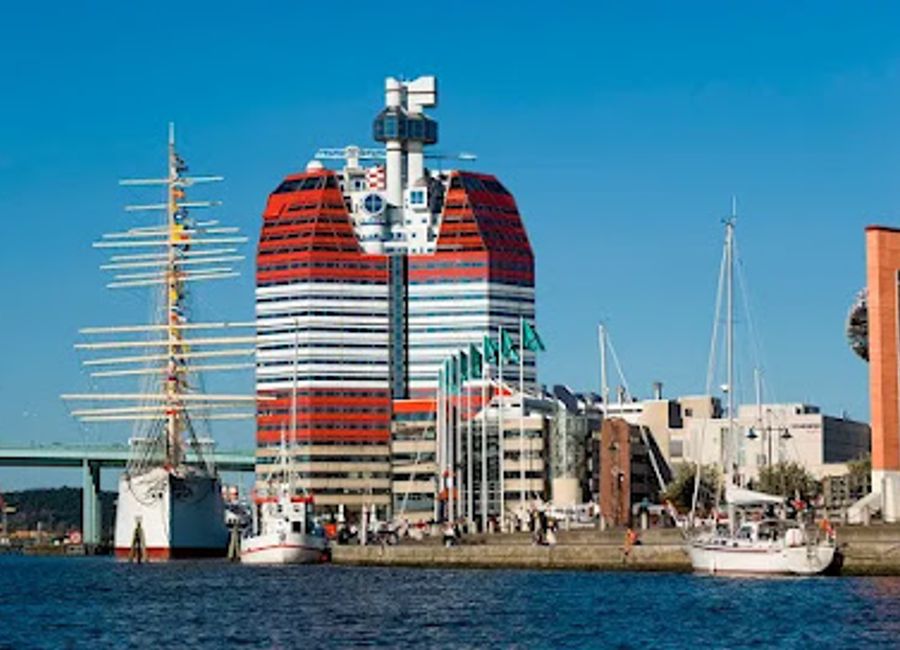 Experience the perfect blend of business and culinary delights at Lilla Bommen, Gothenburg's premier conference center and restaurant.