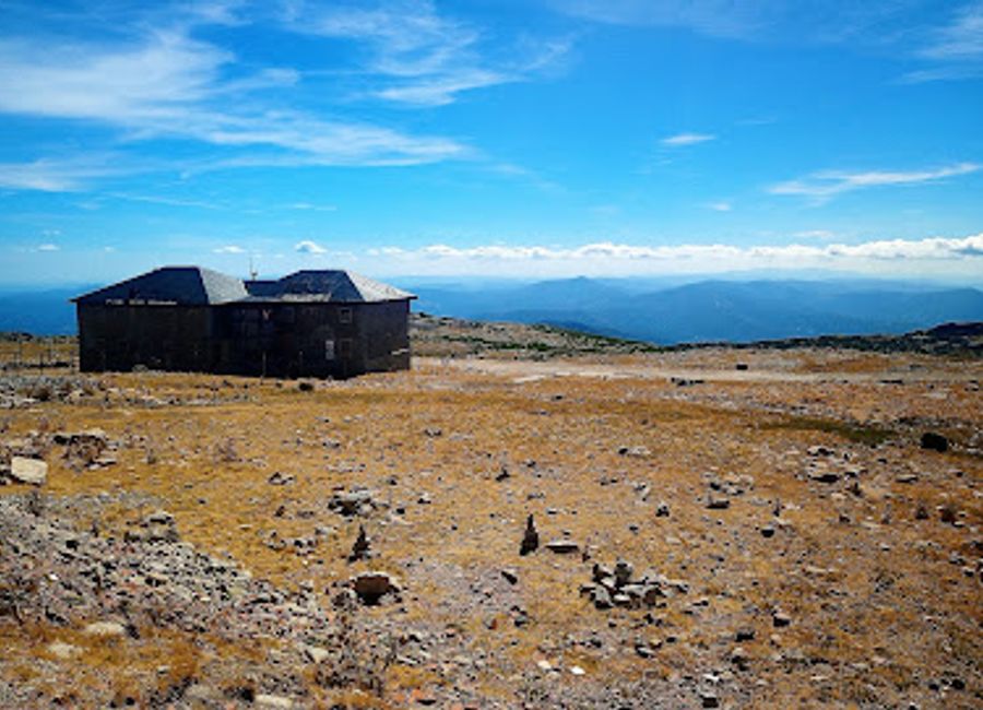 Experience the breathtaking panoramic views from the highest point in Portugal at the Serra da Estrela, a must-visit for nature lovers and adventurers.