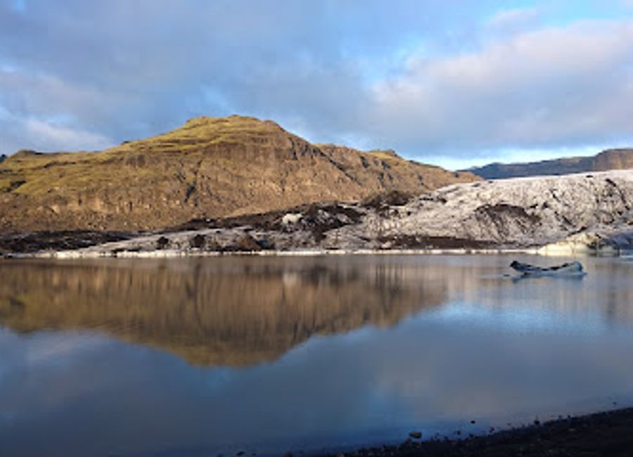 Discover the breathtaking beauty of Sólheimajökull, Iceland's stunning glacier, ideal for adventure seekers and nature lovers alike.
