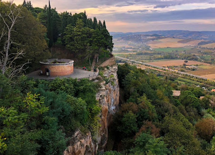 Discover the architectural marvel of Pozzo di San Patrizio in Orvieto, a historical landmark showcasing Renaissance ingenuity and breathtaking views.