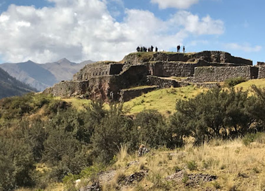 Discover Puka Pukara, an ancient Incan military complex near Cusco, where history and breathtaking landscapes intertwine for an unforgettable experience.