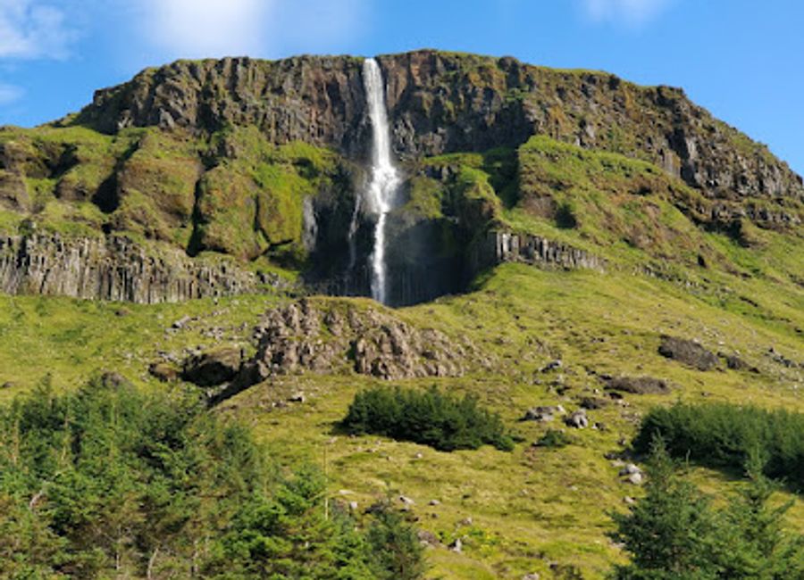 Immerse yourself in the serene beauty of Ölkeldurvatn Mineral Spring, a historical landmark renowned for its healing waters and stunning landscapes.