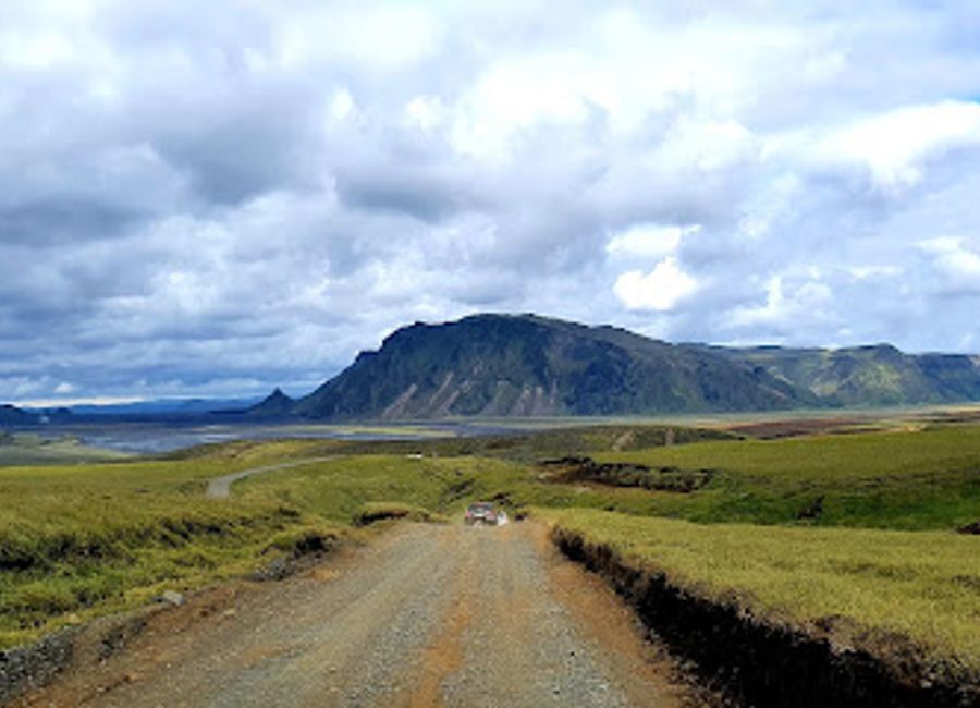 Discover the mesmerizing beauty of Kerlingardalur, Iceland's enchanting ravine filled with geothermal wonders and breathtaking landscapes.