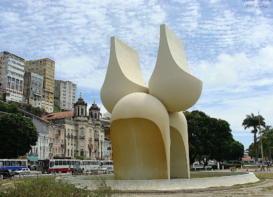 Discover the rich history and breathtaking views at the Monumento à Cidade de Salvador, a must-visit landmark in Bahia's vibrant capital.