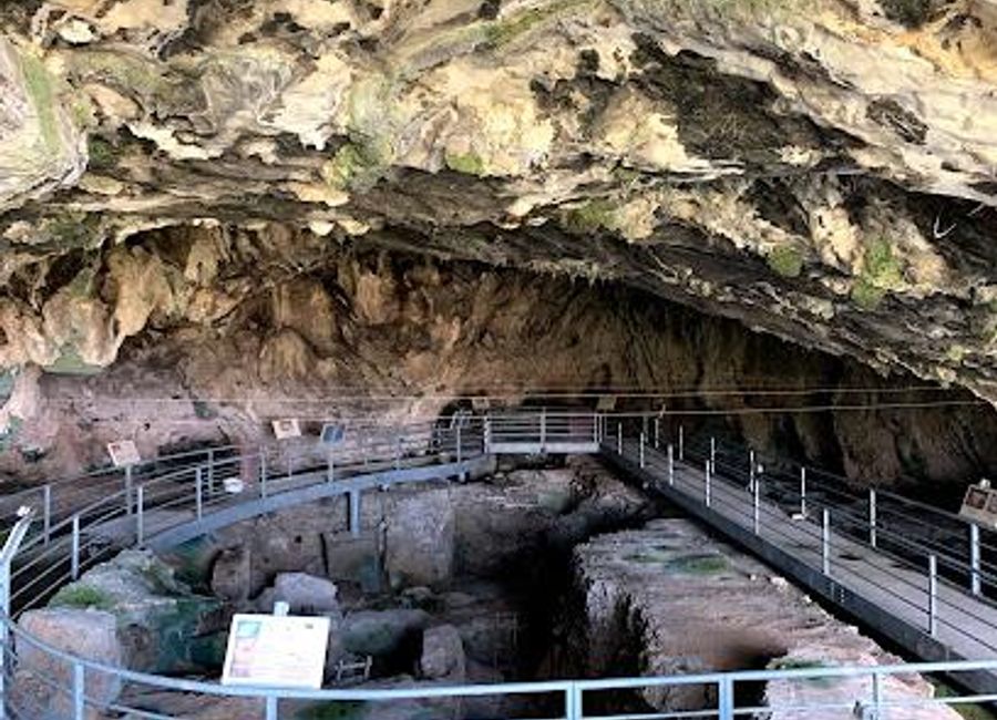 Explore Theopetra Cave: Journey through 130,000 years of human history near Meteora, Greece. Discover ancient tools, structures, and secrets of early civilizations.