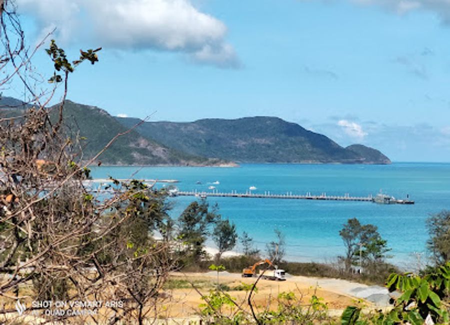 Explore the serene beauty of Van Son Pagoda, a stunning Buddhist temple in Ba Ria - Vung Tau, Vietnam, where tranquility meets rich cultural heritage.