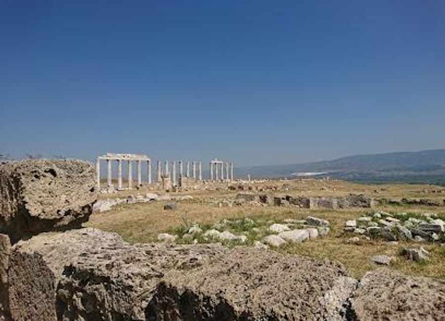 Discover the ancient charm of Stadion Laodikeia in Pamukkale, Turkey, a historical landmark showcasing Roman architecture and breathtaking views.