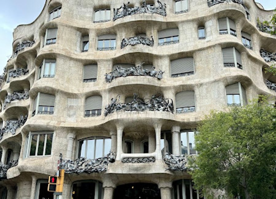 Discover the architectural beauty and vibrant culture of Passeig de Gràcia, Barcelona's premier boulevard for shopping and dining.