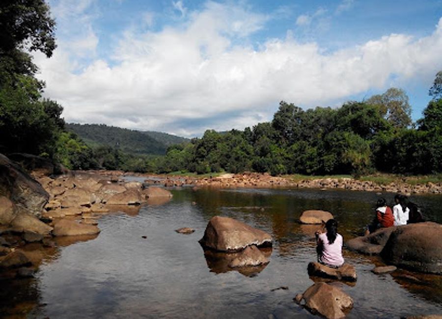 Discover the beauty of Teuk Chhou Rapids in Kampot: refreshing waters, lush landscapes, and authentic Cambodian culture for relaxation and adventure.