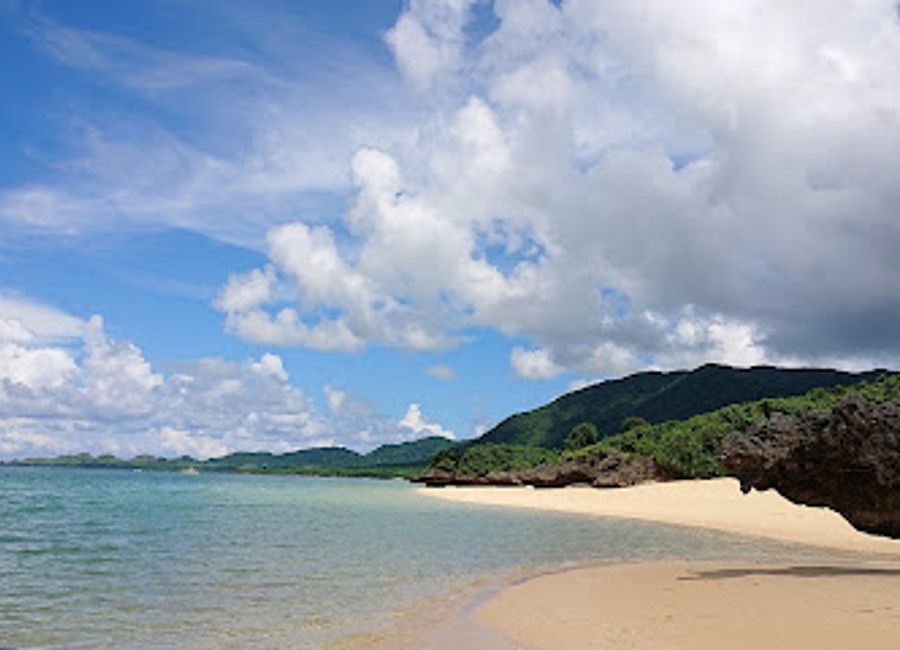 Discover Ishigaki's Sunset Beach: Pristine sands, turquoise waters, and breathtaking sunsets await in this tranquil Okinawan paradise.