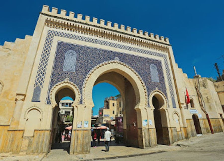 Explore the enchanting Bab Boujloud, the iconic gate to Fes, where history, culture, and vibrant markets await every traveler.