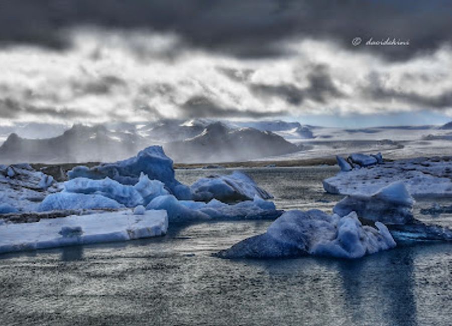 Explore the stunning Fjallsárlón Glacier Lagoon, where icebergs meet pristine waters in a breathtaking Icelandic landscape.