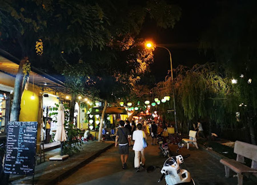 Explore The Old House of Phung Hung, a historic gem in Hoi An showcasing the rich cultural exchange of Vietnam through its unique architecture and heritage.