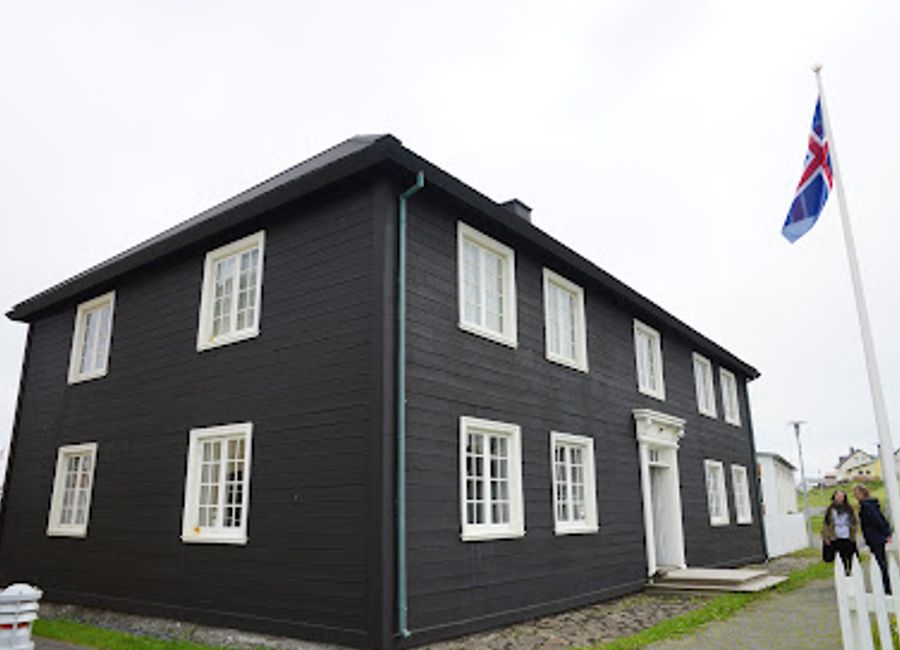 Explore the Norwegian House in Stykkishólmur, a museum that unveils Iceland's maritime heritage and cultural history in a stunning coastal setting.