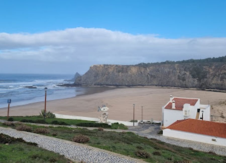 Explore the breathtaking Trilho Odeceixe a Zambujeira do Mar, a must-visit hiking trail in Portugal's stunning Algarve region, blending nature and adventure.