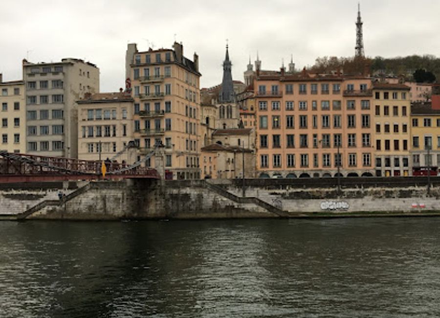 Discover the hidden traboules of Vieux Lyon, a network of historical passageways showcasing the city's rich heritage and architectural beauty.