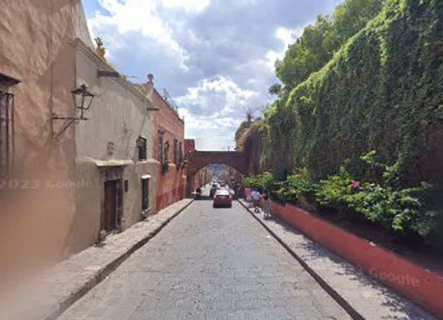 Explore the rich cultural heritage and stunning architecture of San Miguel de Allende, a UNESCO World Heritage site in Mexico.