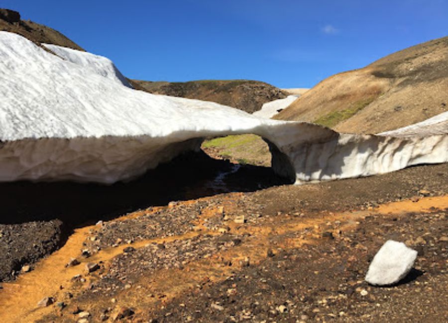 Discover the stunning beauty of Hrafntinnusker, an iconic mountain peak in the Icelandic Highlands, known for its unique obsidian formations and breathtaking views.