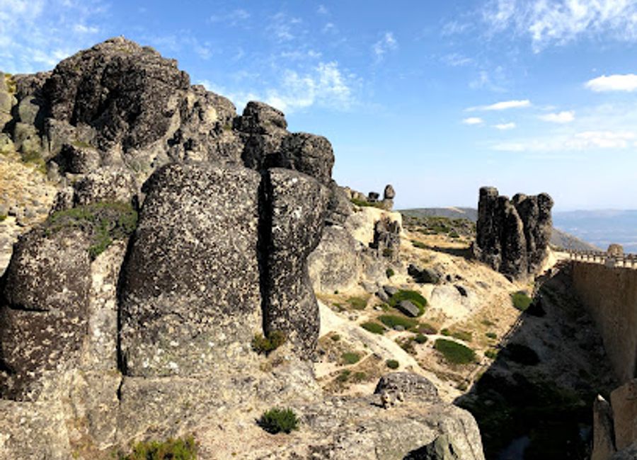 Discover the breathtaking beauty of Serra da Estrela Nature Park, Portugal's highest mountain range, perfect for adventure and nature lovers.