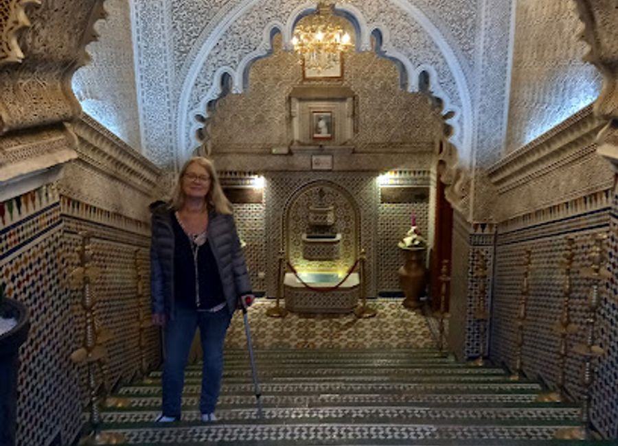 Explore the historical beauty of Dar Moulay Idriss, a stunning landmark in Marrakesh's Medina full of rich culture and captivating architecture.