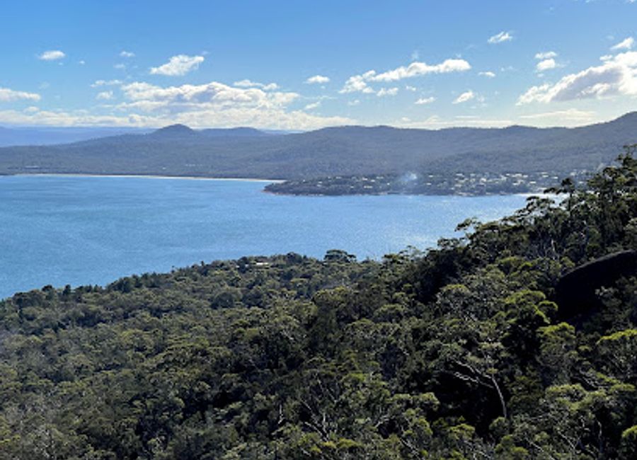 Explore the stunning vistas of Coles Bay Lookout in Freycinet National Park, Tasmania – a haven for nature lovers and photographers.