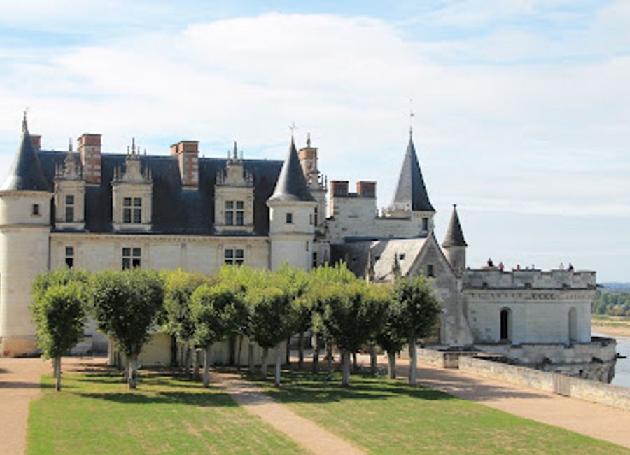 Explore the enchanting Château du Clos Lucé, the last residence of Leonardo da Vinci, where art, history, and nature converge in beautiful Amboise.