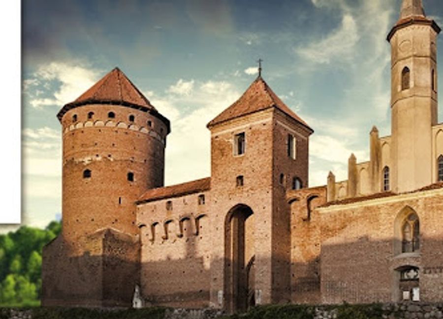 Explore the timeless beauty and rich history of Reszel Castle, a captivating landmark in Poland offering art, dining, and breathtaking views.
