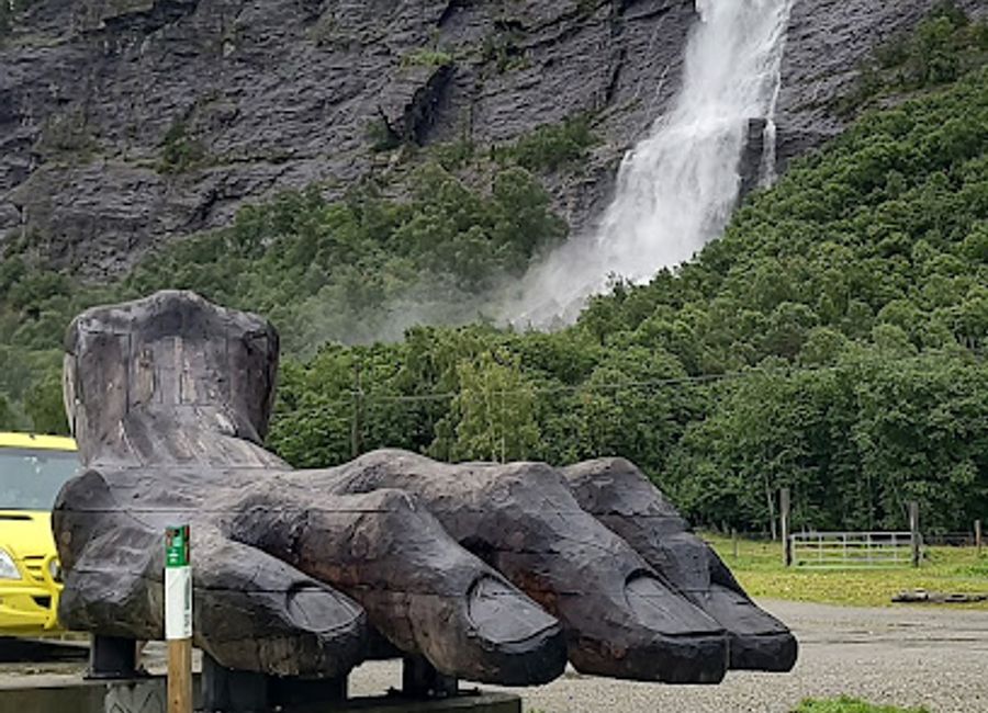Experience the breathtaking beauty of The Hand in Skjolden, a stunning tourist attraction where art meets nature in Norway's majestic landscapes.