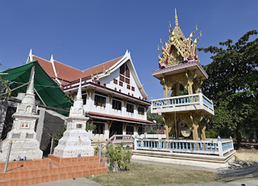 Discover the ancient grandeur of Prasat Muangkao, a stunning Khmer archaeological site in Nakhon Ratchasima, Thailand, rich in history and culture.
