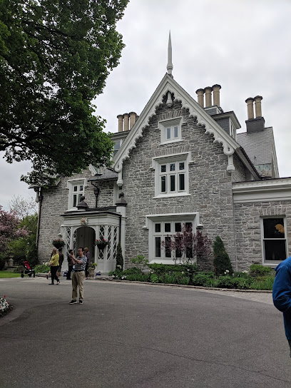 The 10 best restaurants near Earnscliffe National Historic Site of ...