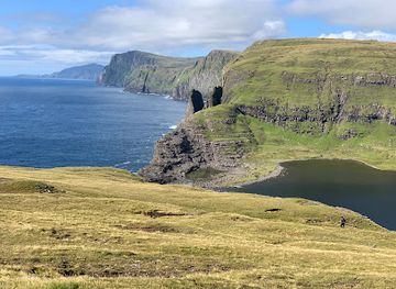 faroe-islands/attraction/bosdalafossur-waterfall
