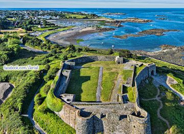 guernsey/attraction/vale-castle