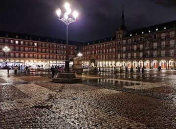 spain/attraction/plaza-mayor