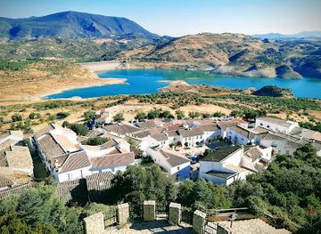 spain/attraction/zahara-de-la-sierra-castle