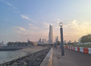 kuwait/attraction/sea-side-walk