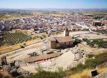 spain/attraction/castillo-de-medellin