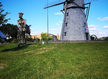 lithuania/attraction/zaliukiu-vejo-malunas-siauliu-ausros-muziejus